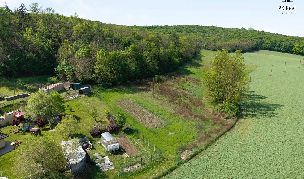 Prodej stavebního pozemku 1 530 m², Velké Hostěrádky – náhled fotky 5