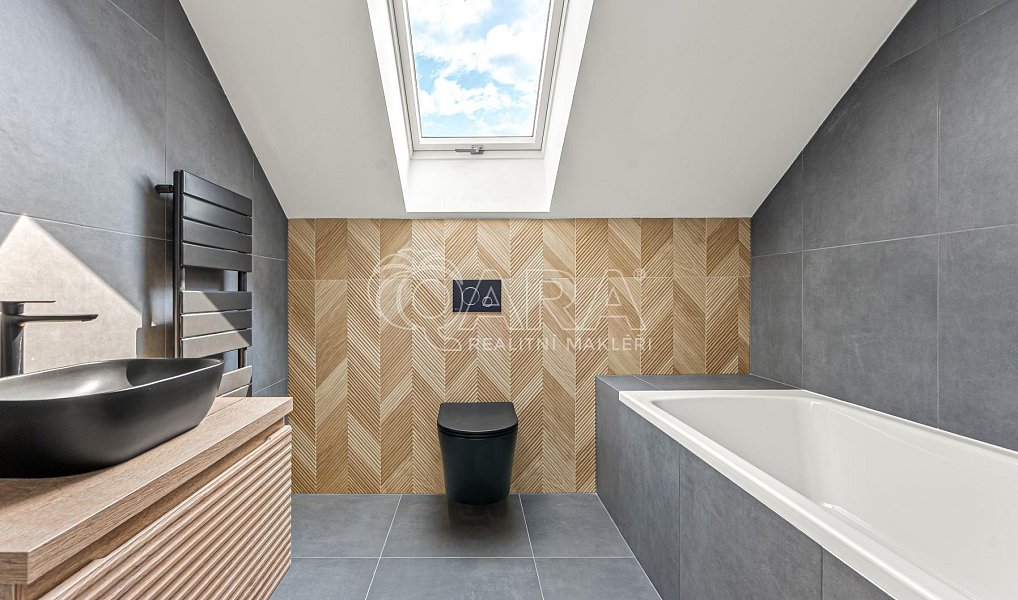 Prodej domu 190 m² s pozemkem 846 m², Rostoklaty – náhled fotky 10