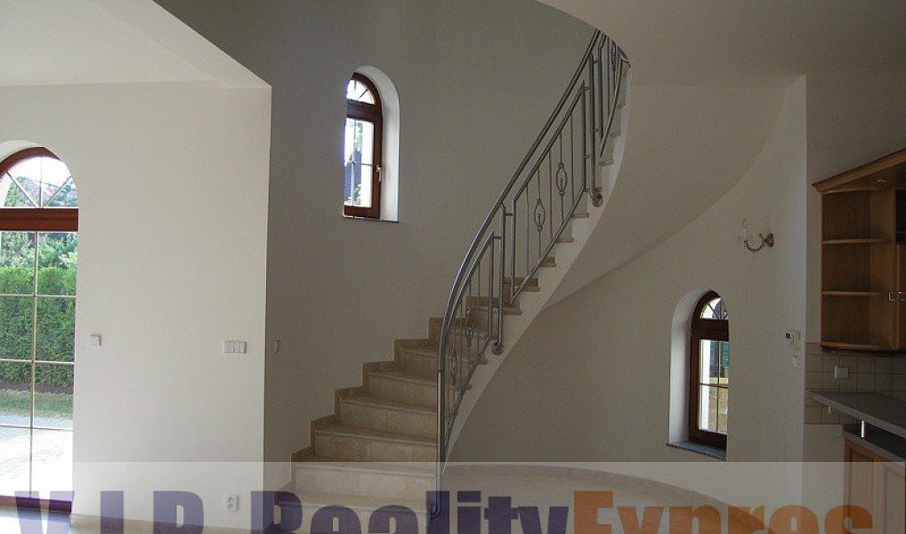 Pronájem domu 270 m² s pozemkem 550 m², Praha – náhled fotky 6