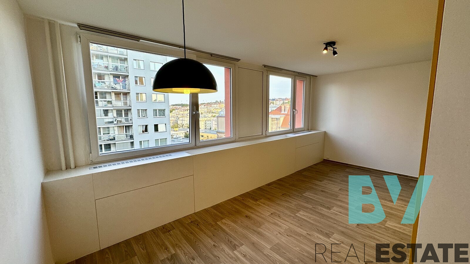 Pronájem bytu 2+kk 51 m² — photo 4