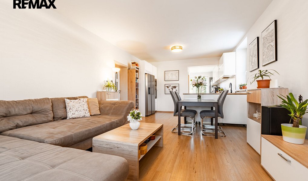 Prodej domu 163 m² s pozemkem 1 205 m², Šestajovice – náhled fotky 3