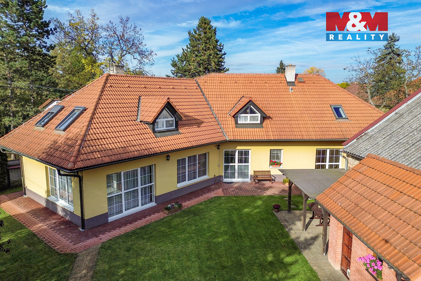 Prodej domu 348 m² s pozemkem 887 m² – fotografie 3