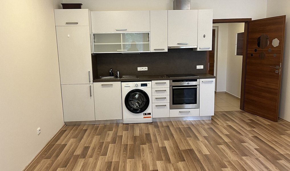 Pronájem bytu 1+kk 30 m², Jihlava – náhled fotky 2