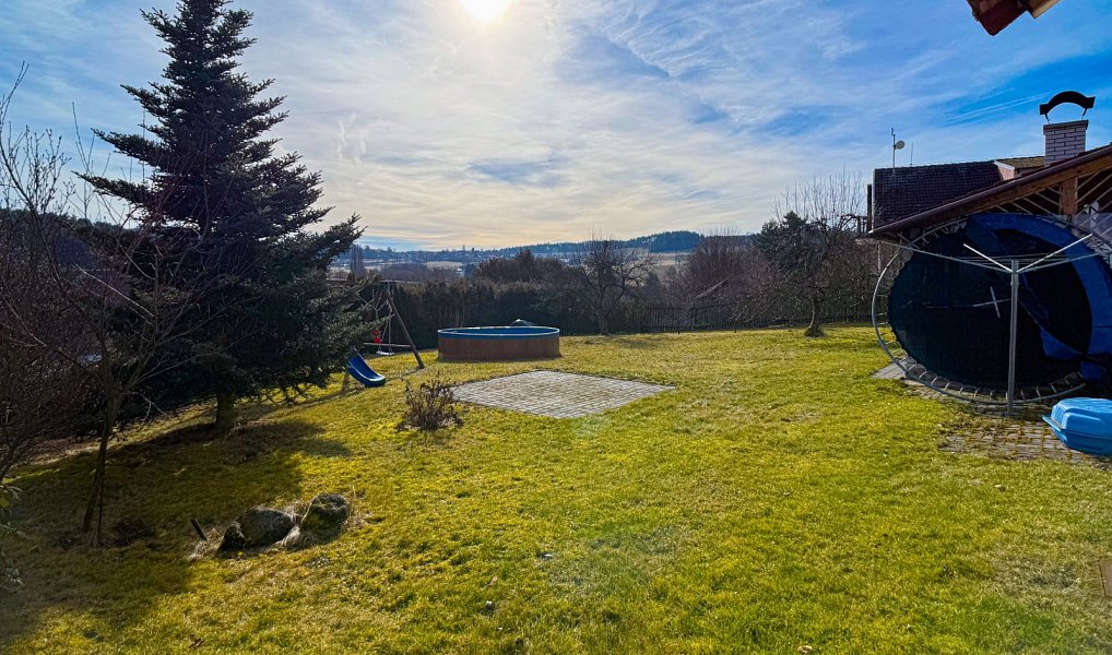Prodej domu 206 m² s pozemkem 1 607 m², Újezdec – náhled fotky 16