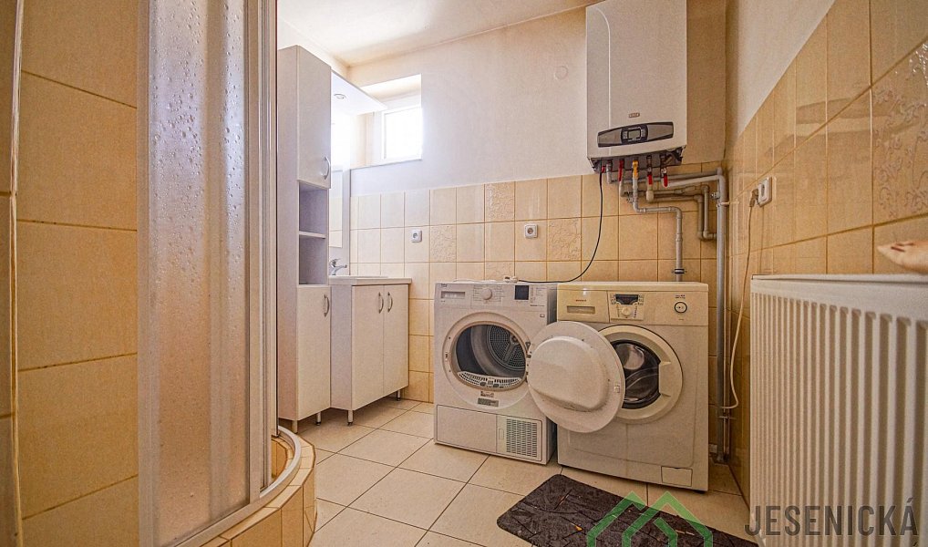 Prodej výrobních prostor 3 580 m², Javorník – náhled fotky 14