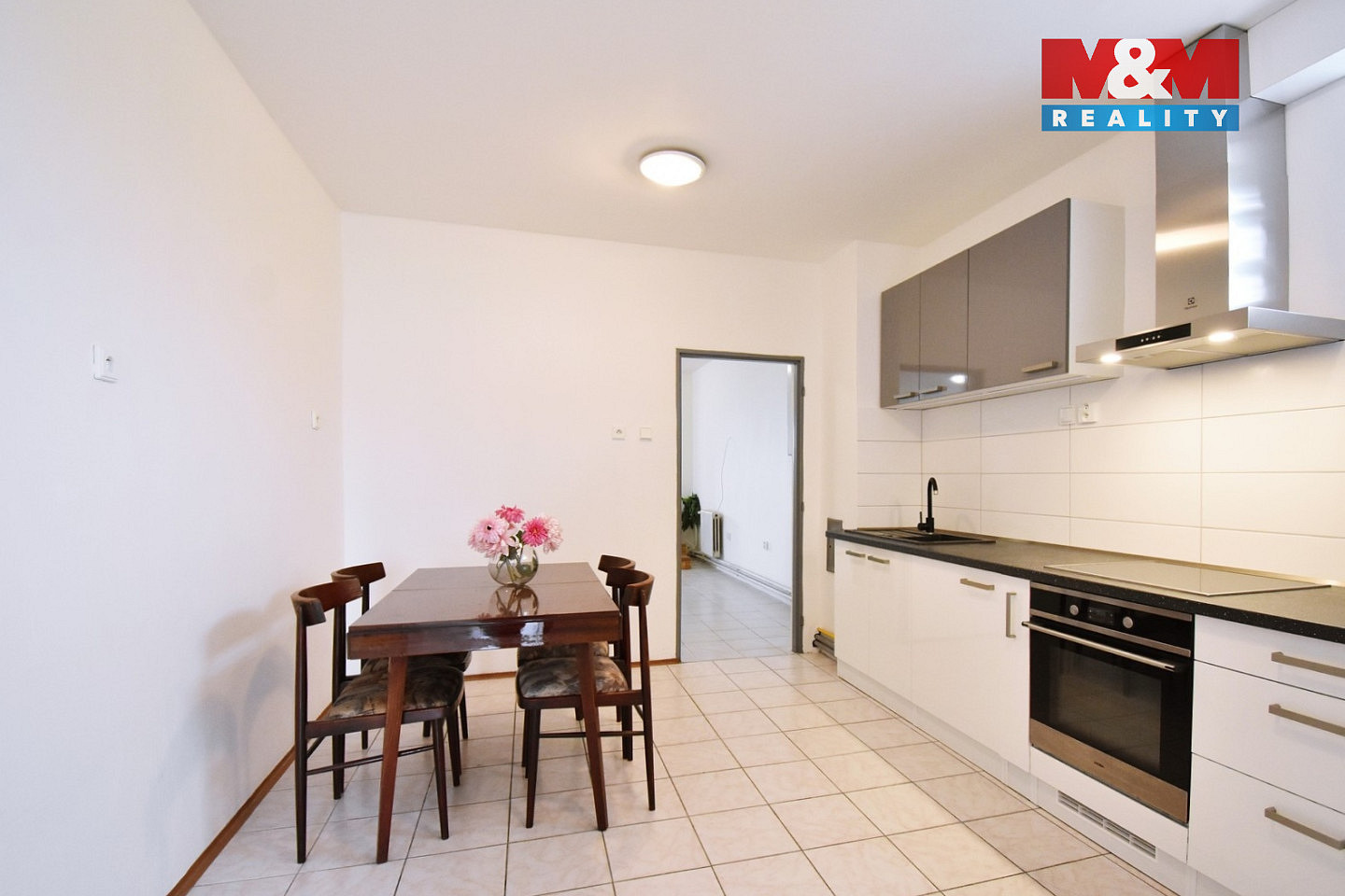 Prodej komerčního objektu (jiného typu) 300 m² – fotografie 2