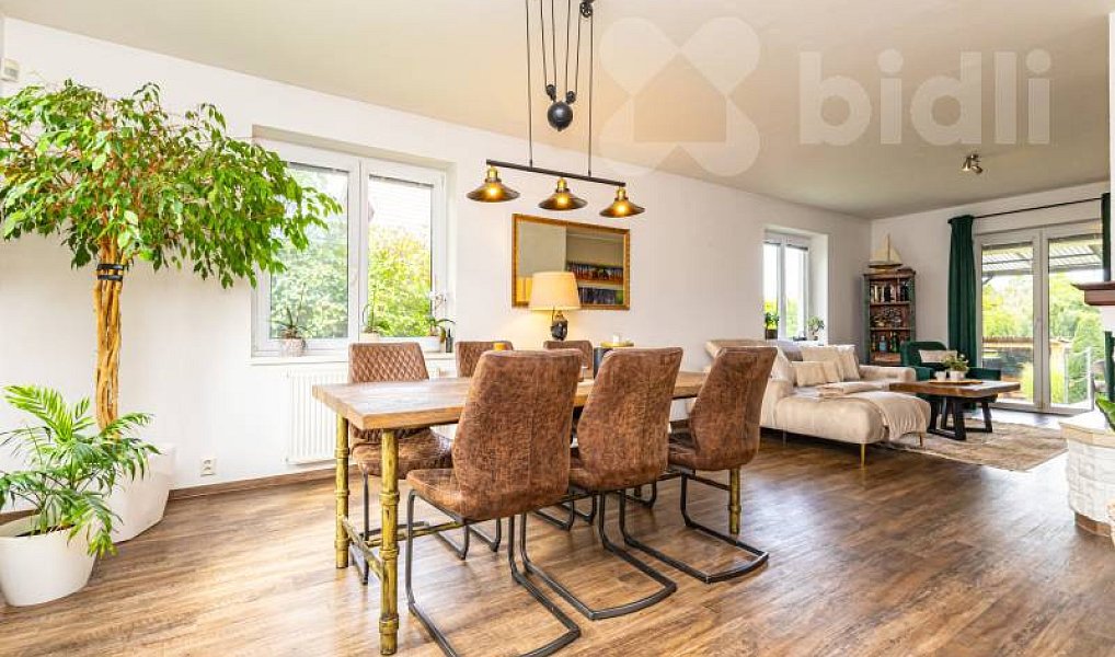 Prodej domu 205 m² s pozemkem 809 m², Jesenice – náhled fotky 4