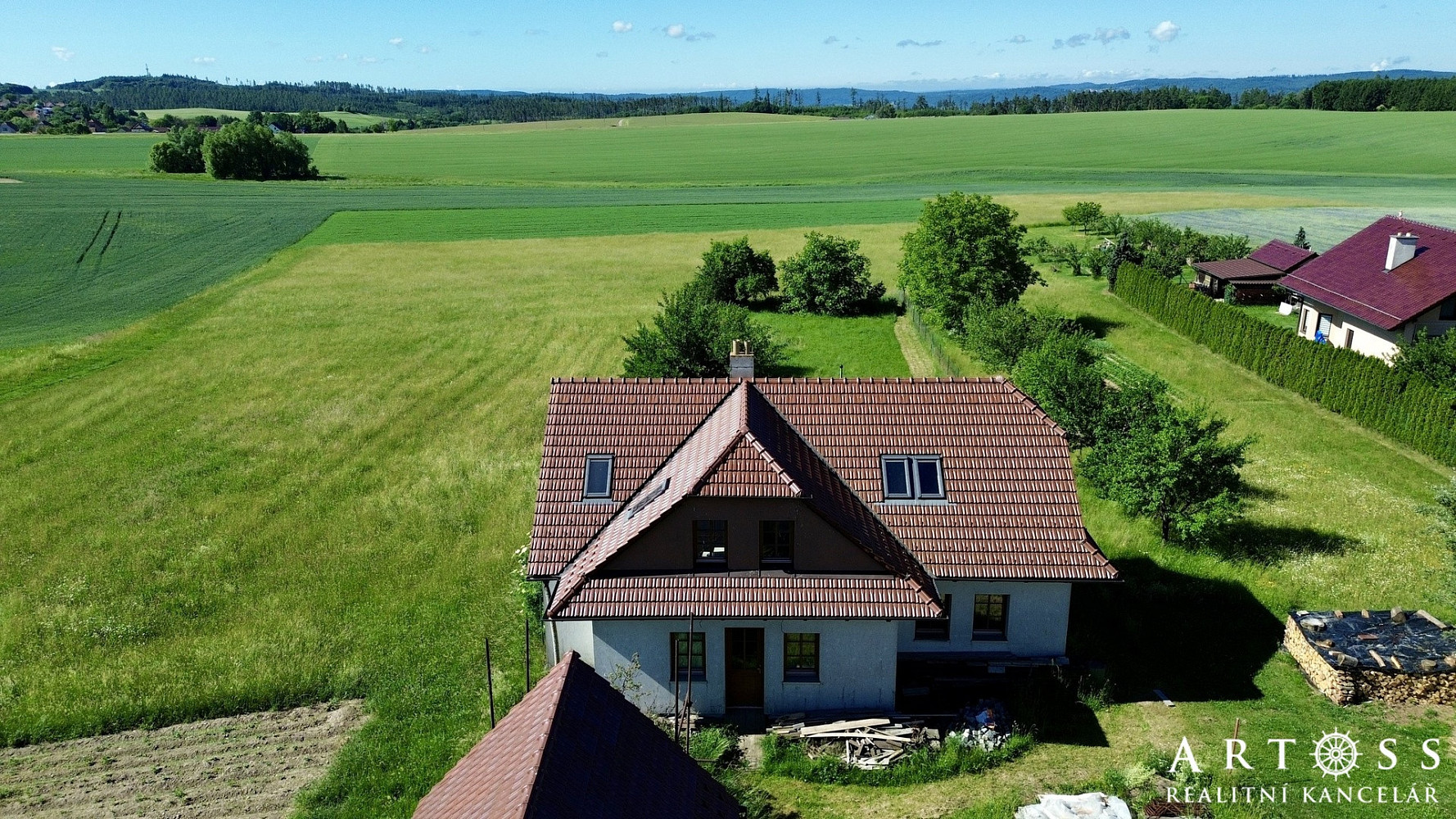 Prodej domu 200 m² s pozemkem 1 549 m² – fotografie 2