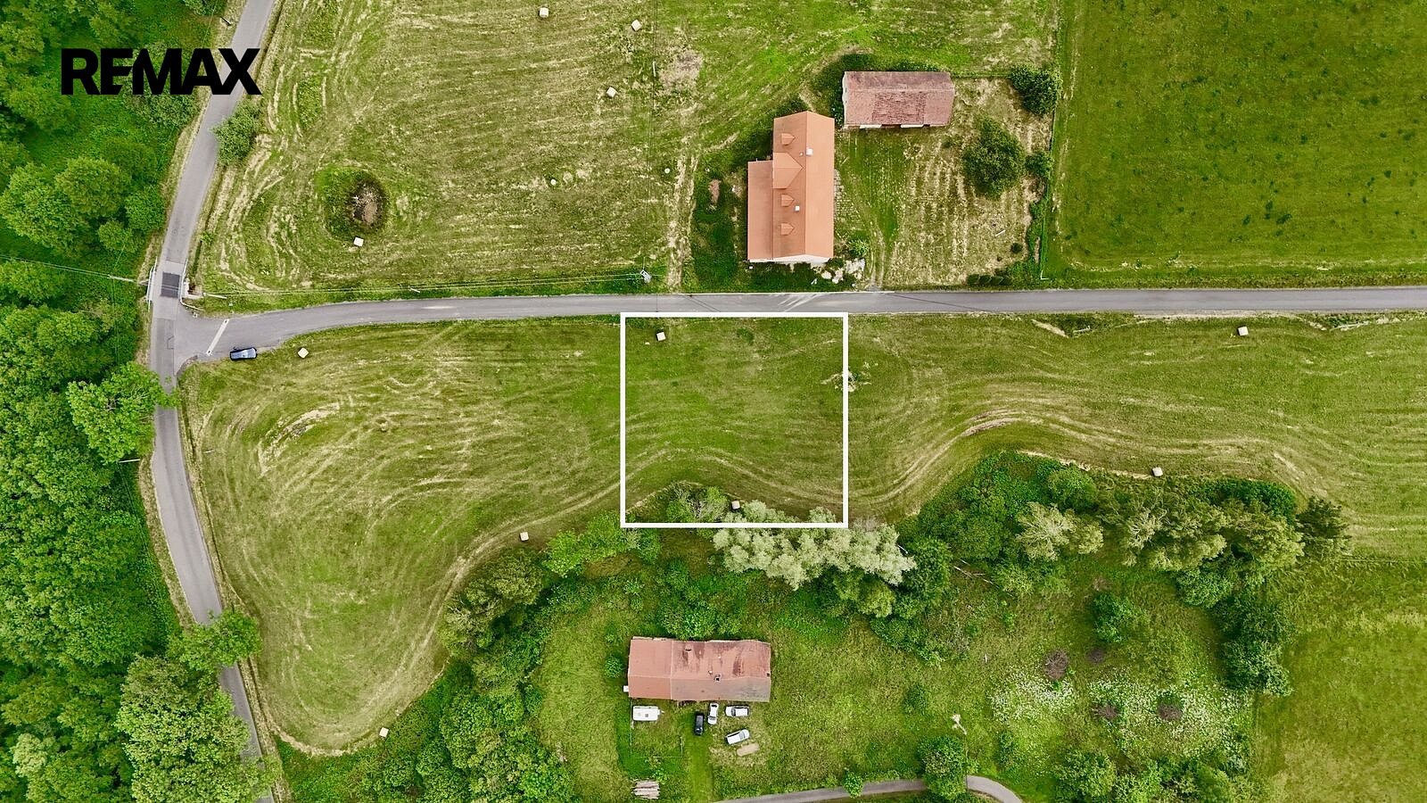 Prodej stavebního pozemku 1 809 m² – fotografie 3