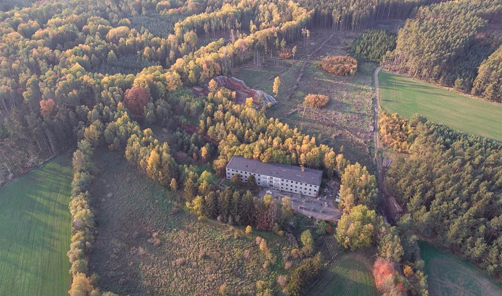 Prodej komerčního objektu (jiného typu) 2 000 m², Pernarec – náhled fotky 16