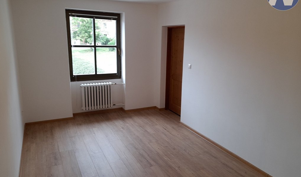 Pronájem bytu 2+kk 34 m², Husinec – náhled fotky 10