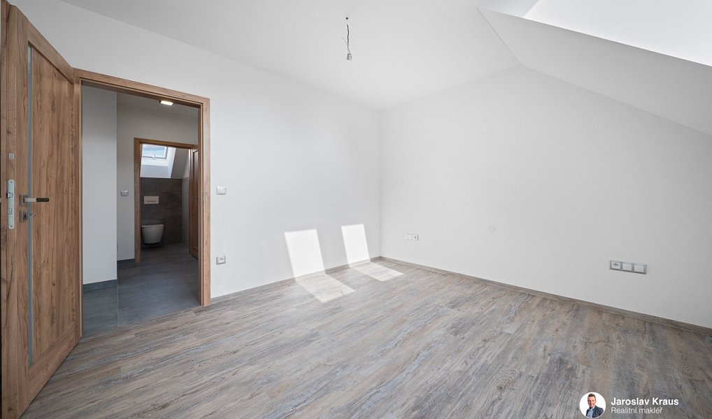 Prodej domu 134 m² s pozemkem 176 m², Nová Paka – náhled fotky 28