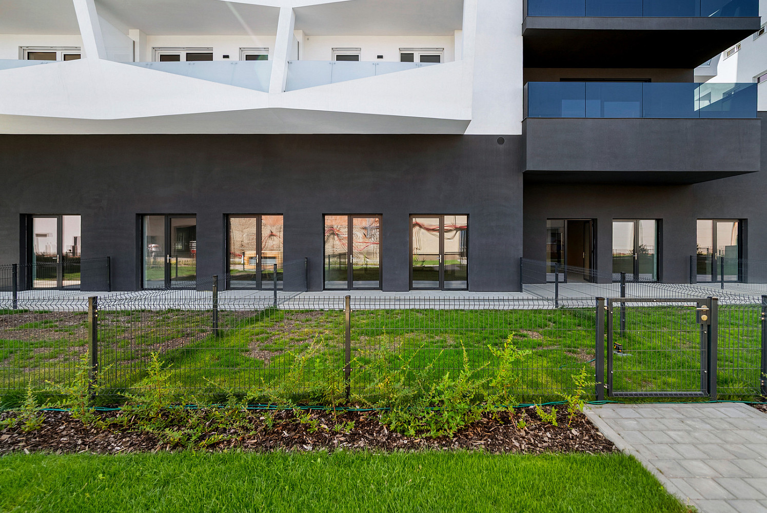 Pronájem obchodních prostor 61 m² – fotografie 3