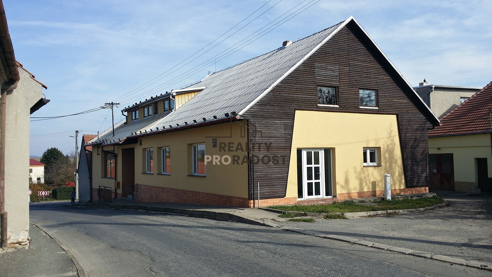Pronájem bytu 1+kk 52 m² – fotografie 2