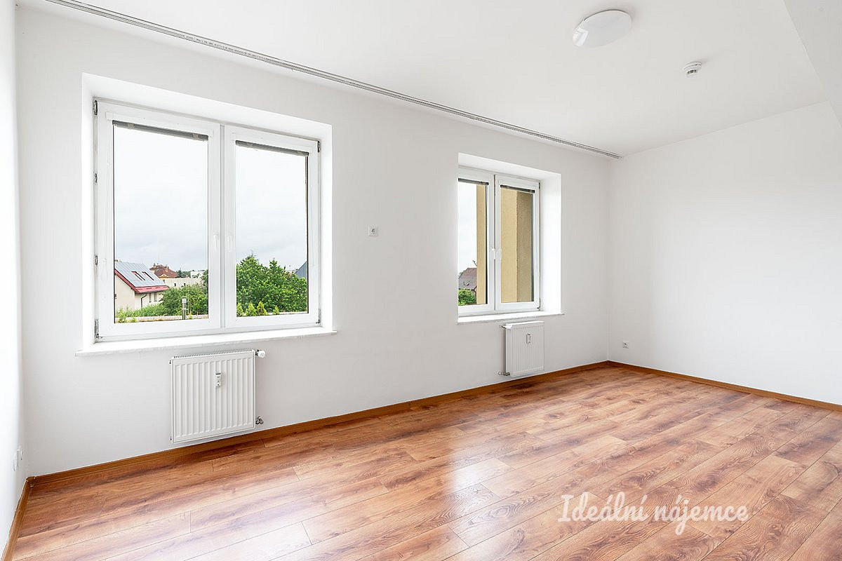 Pronájem bytu 1+kk 32 m²
