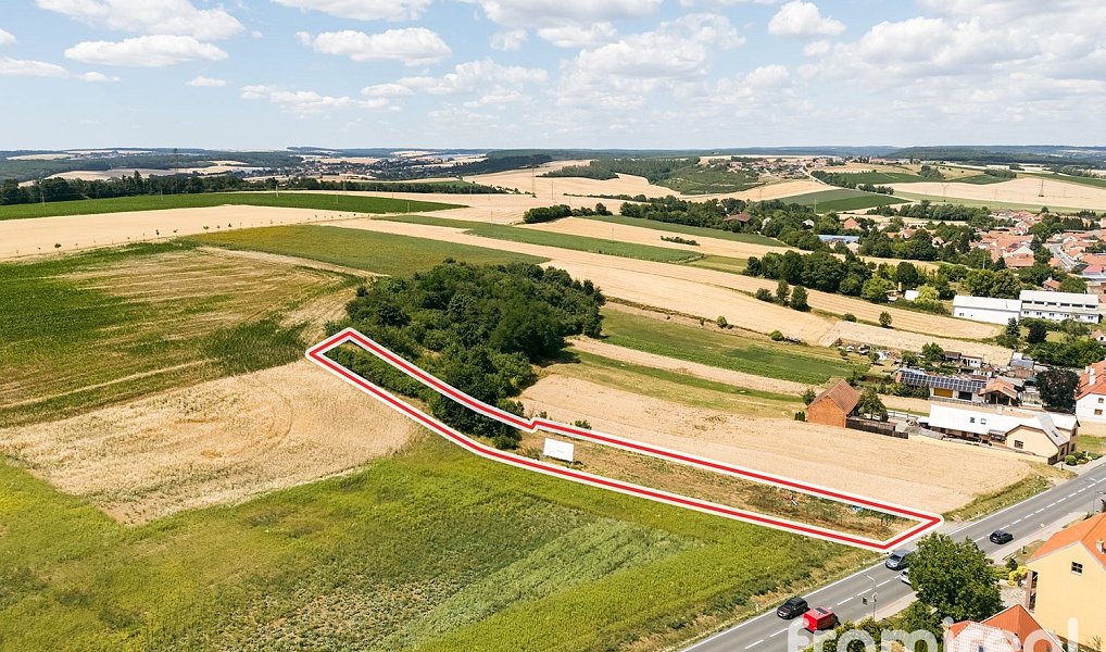 Prodej stavebního pozemku 1 946 m², Neslovice – náhled fotky 3