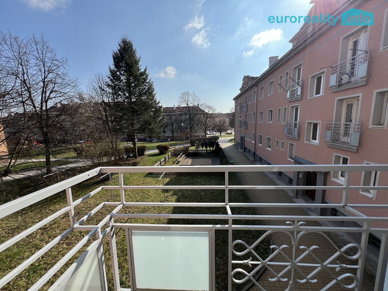 Prodej bytu 2+1 70 m² – pohled 3