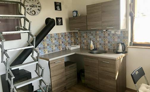 Prodej chaty/chalupy 22 m² s pozemkem 380 m², Výčapy, okres Třebíč
