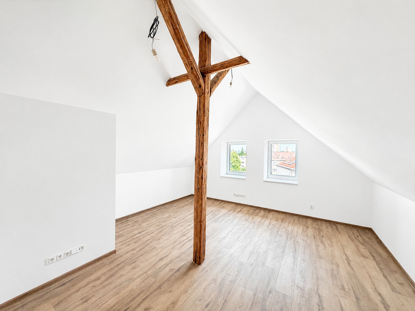 Pronájem bytu 3+1 70 m² — photo 2