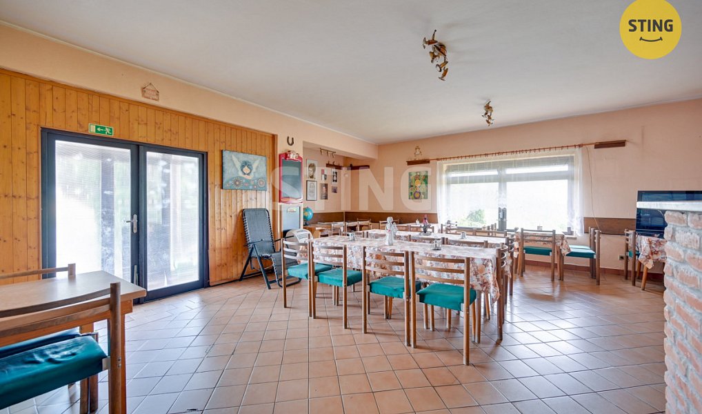 Prodej domu 360 m² s pozemkem 3 443 m², Strážnice – náhled fotky 9
