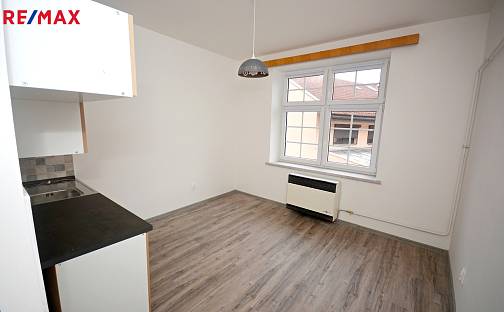 Pronájem bytu 1+kk 25 m², Nádražní, Rožnov pod Radhoštěm, okres Vsetín