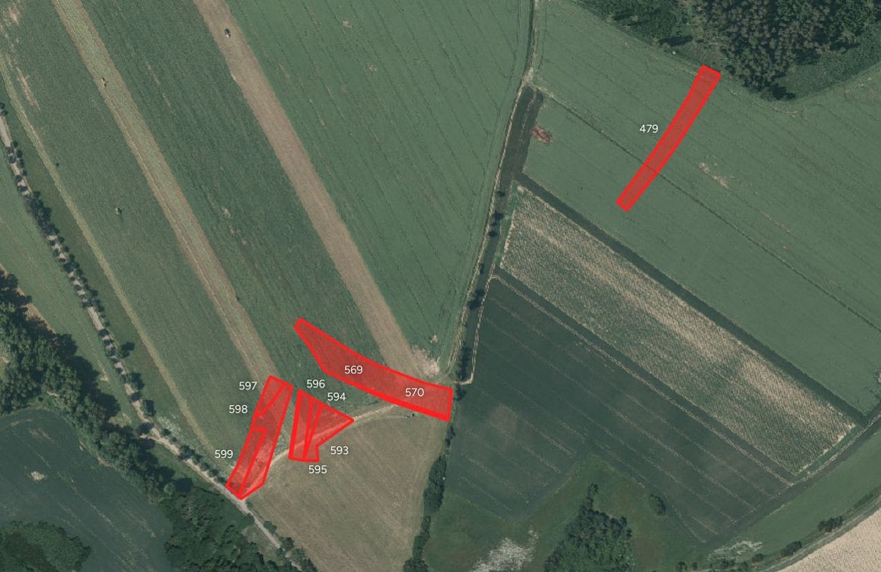 Prodej pole 24 814 m²