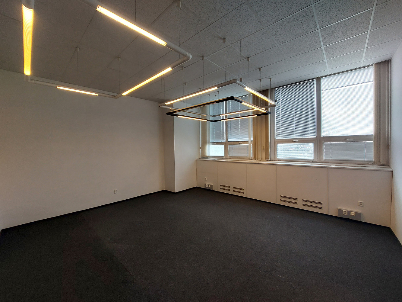 Pronájem kanceláře 84 m²