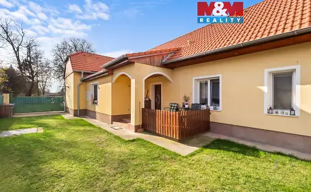 Prodej domu 111 m² s pozemkem 412 m², Straky, okres Nymburk