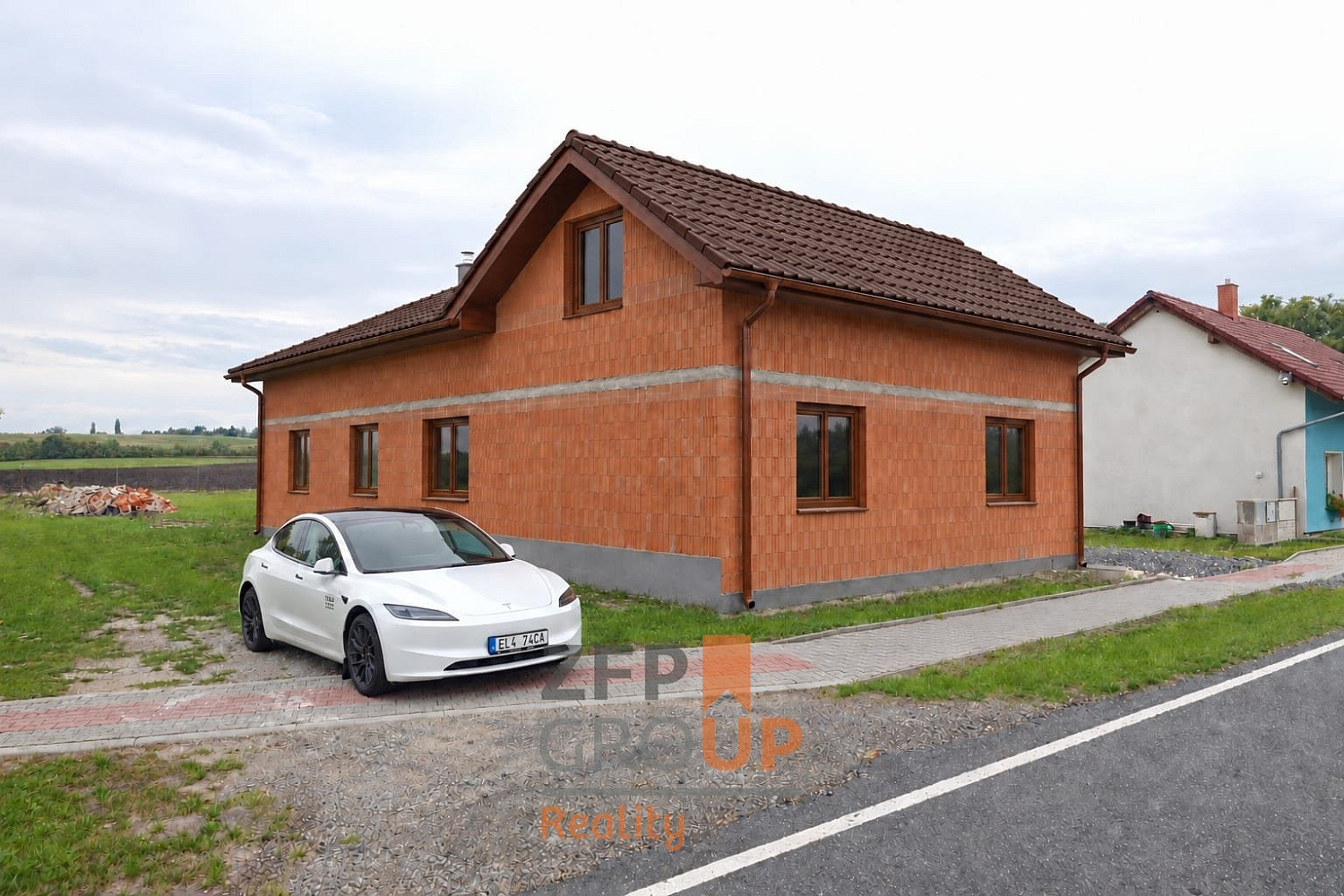 Prodej domu 262 m² s pozemkem 952 m² – fotografie 2