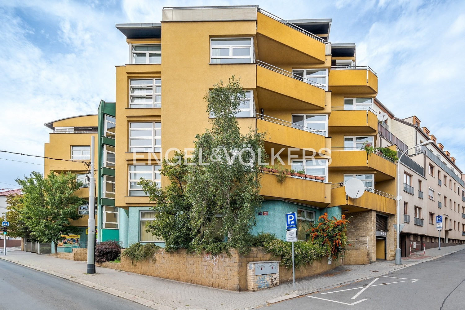 Pronájem obchodních prostor 224 m²