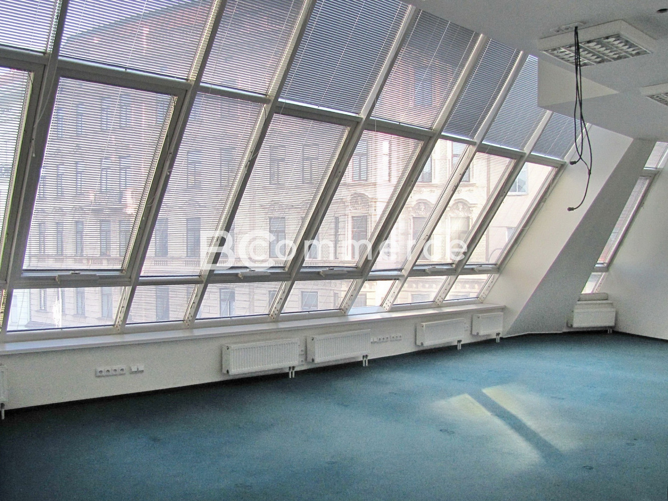 Pronájem kanceláře 141 m² — photo 3