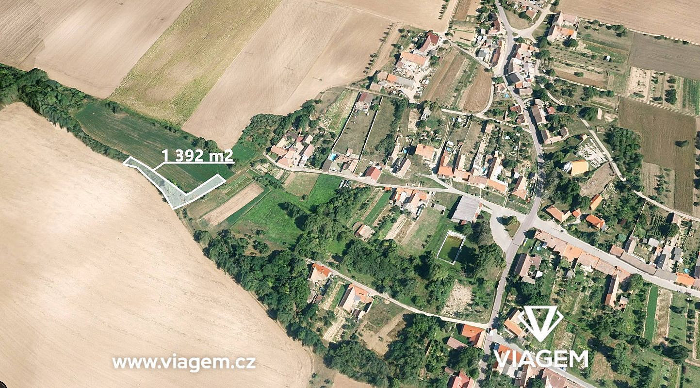 Prodej pozemku 1 392 m²