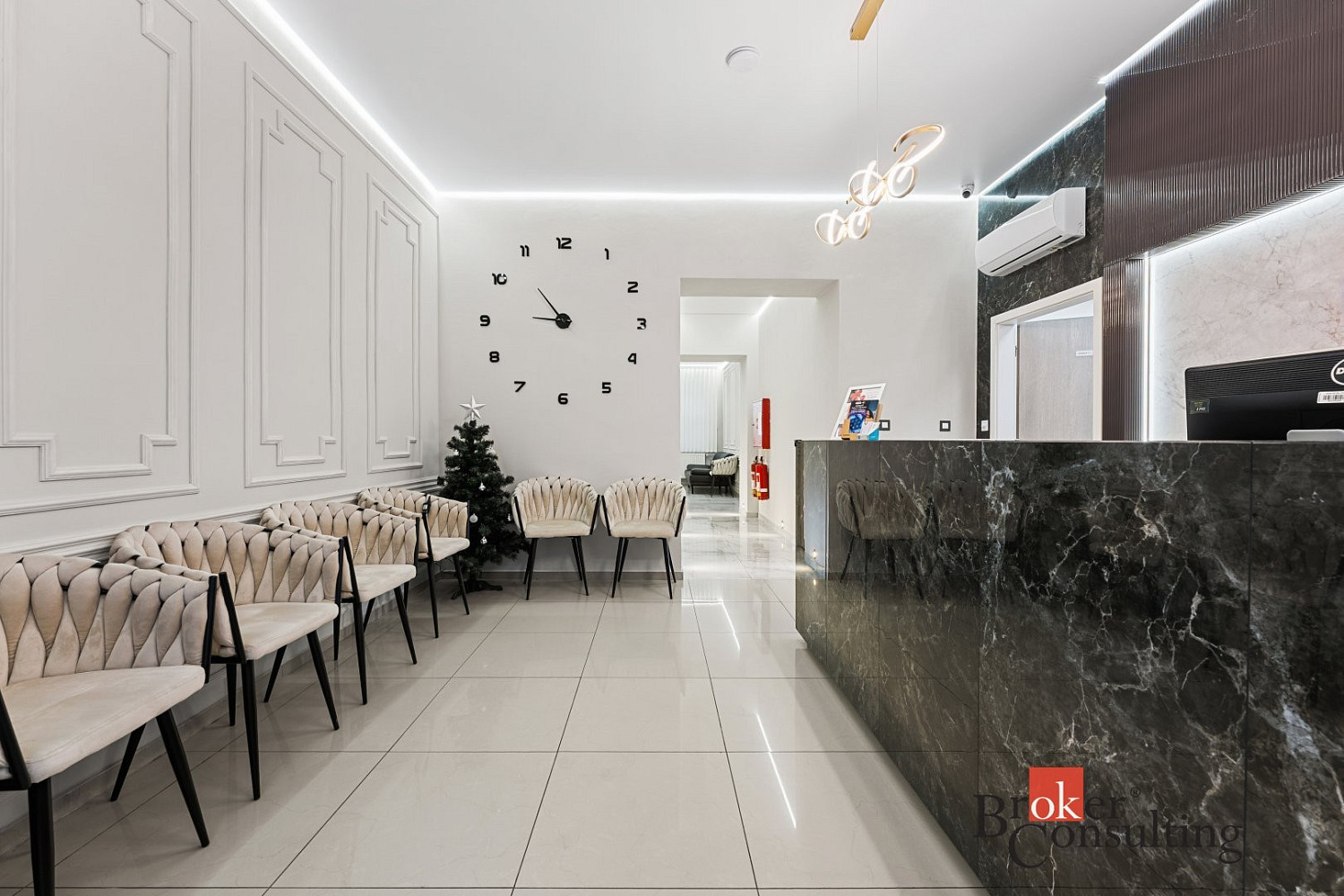 Prodej komerčního objektu (jiného typu) 239 m²
