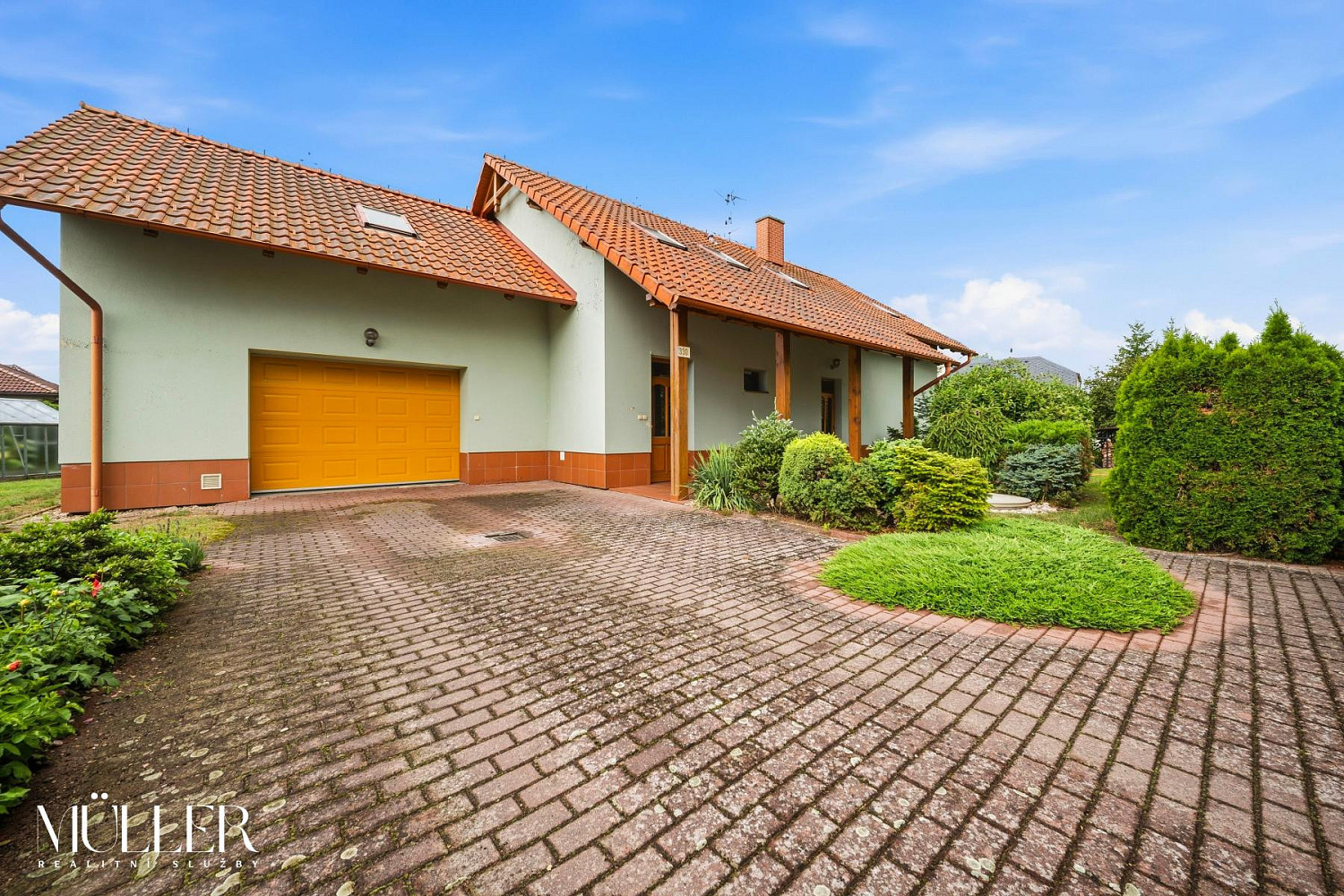 Prodej domu 267 m² s pozemkem 1 071 m²