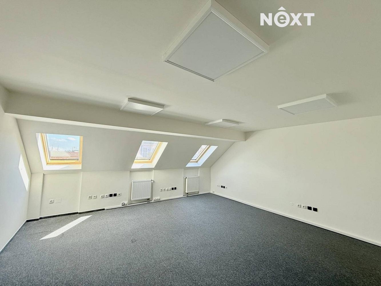 Pronájem kanceláře 102 m²