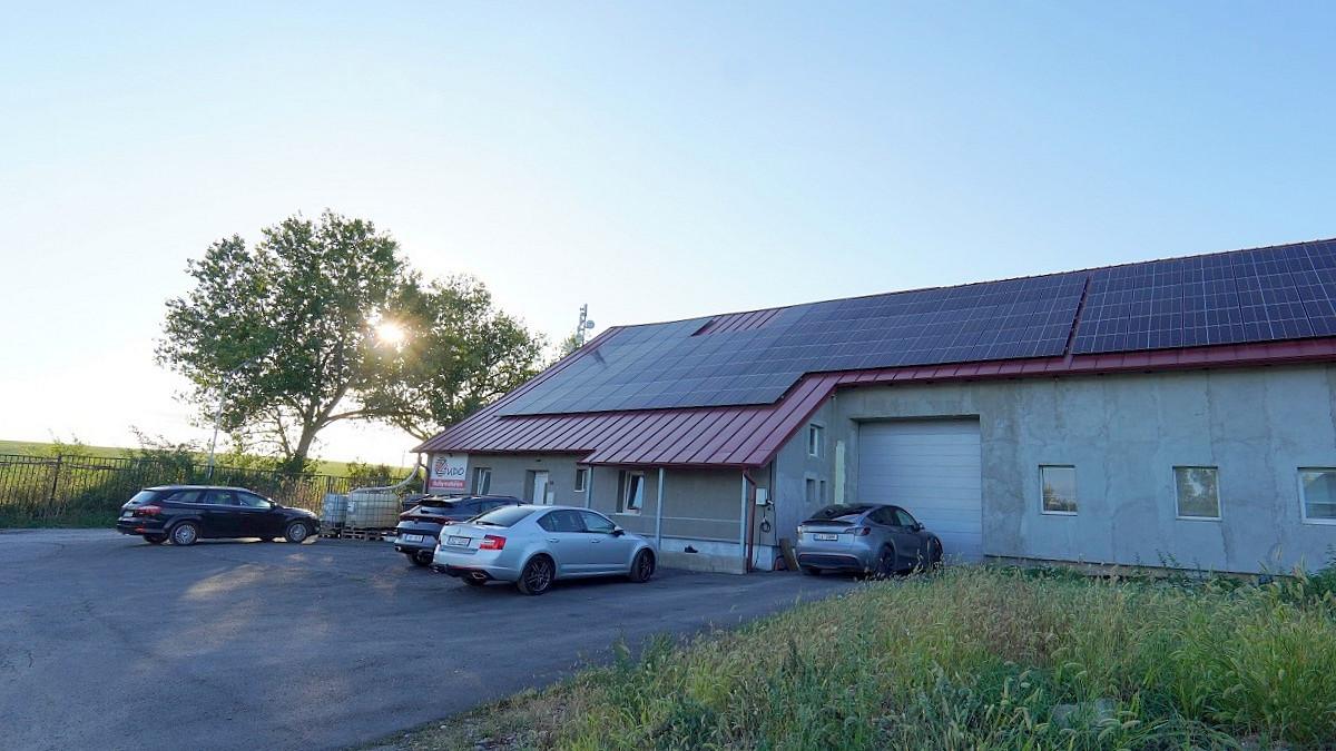 Prodej výrobních prostor 850 m² – fotografie 2