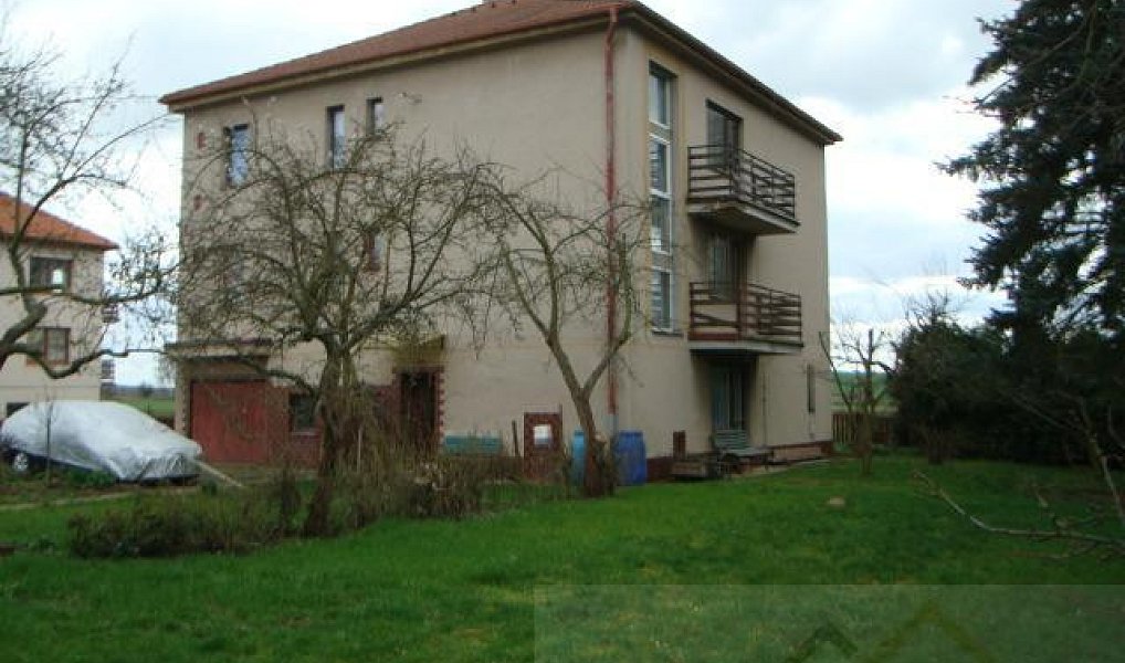 Prodej domu 400 m² s pozemkem 860 m², Kněževes – náhled fotky 29