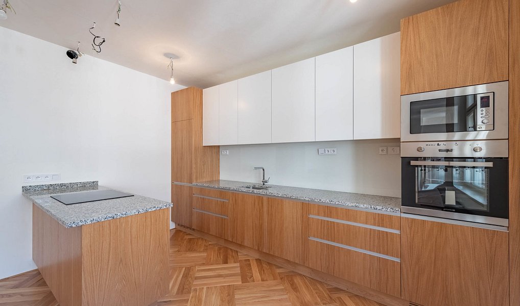 Pronájem bytu 2+kk 99 m², Praha – náhled fotky 2