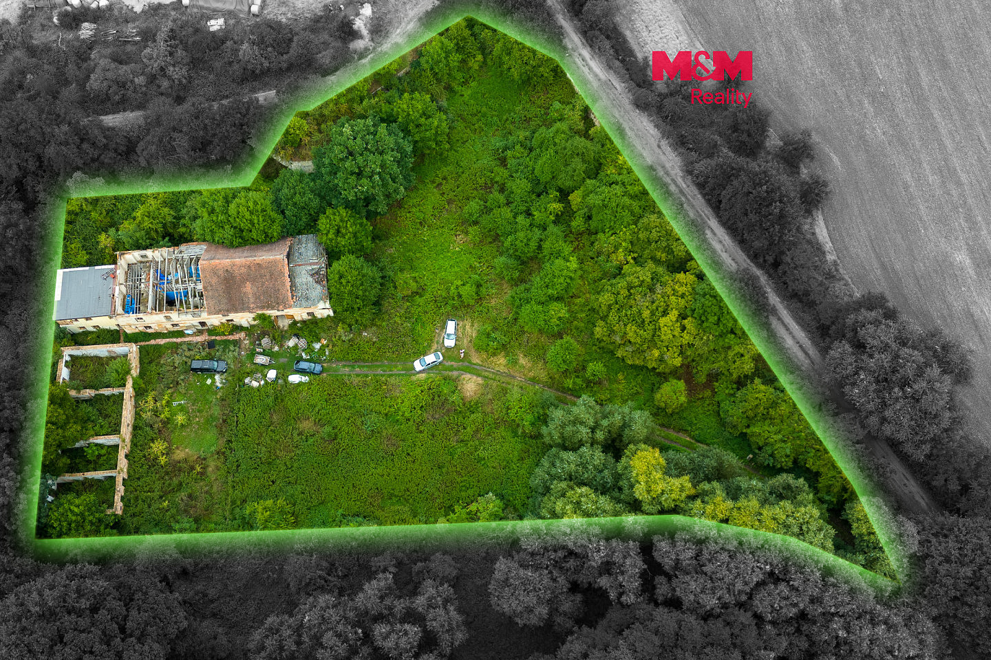 Prodej domu 700 m² s pozemkem 6 813 m²