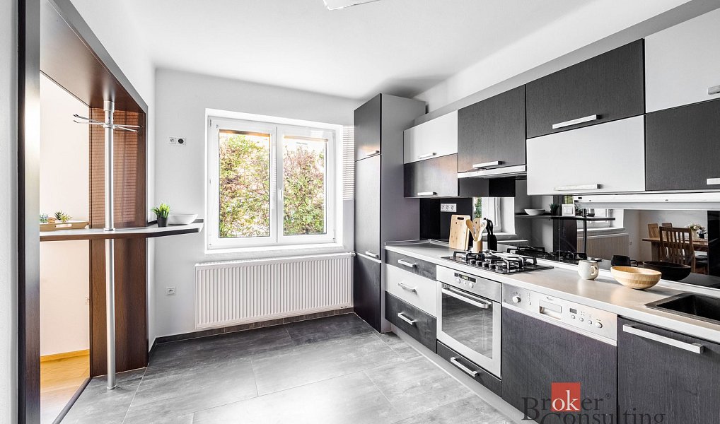 Prodej bytu 2+1 68 m², Třeboň – náhled fotky 2