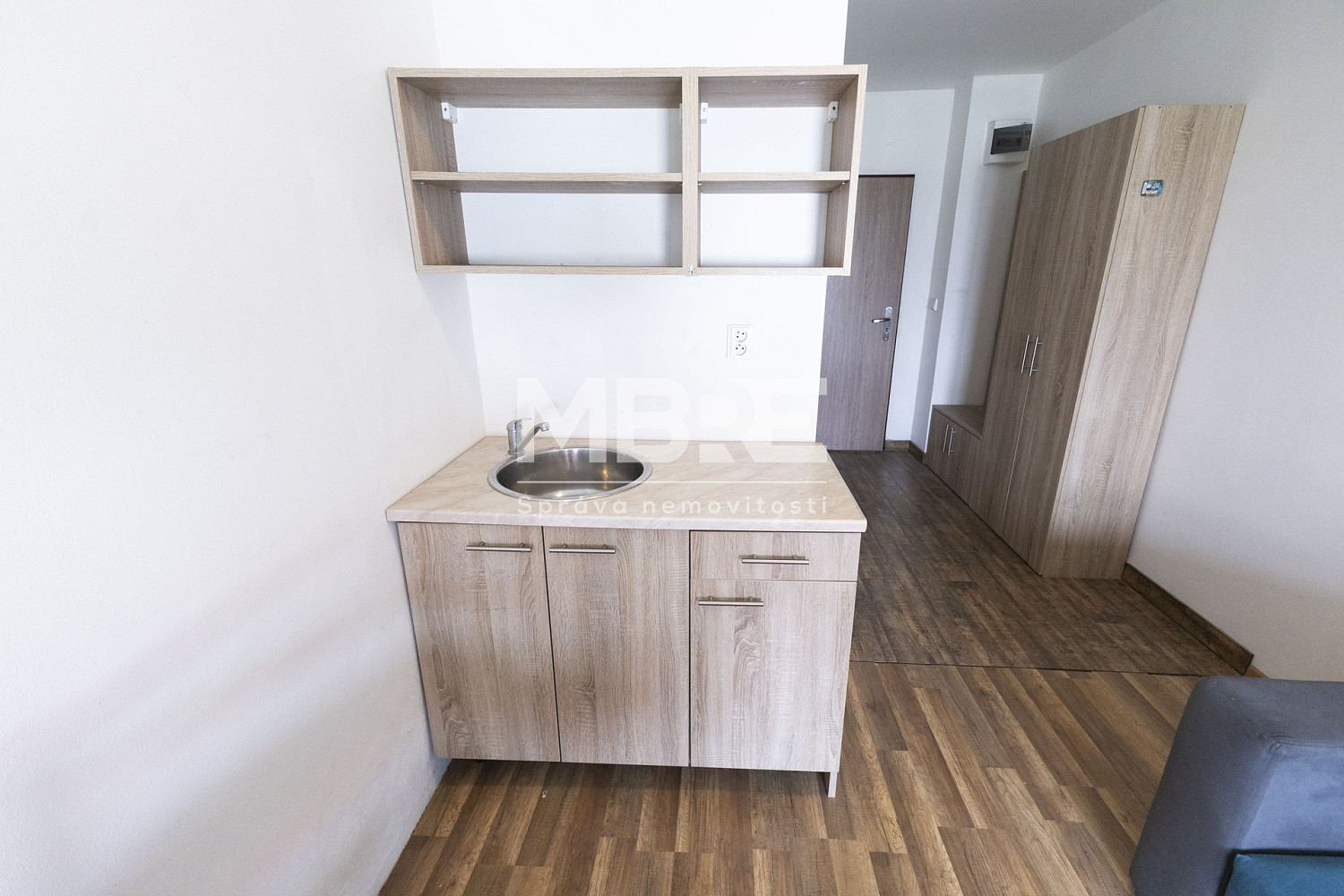 Pronájem bytu 1+kk 17 m² – fotografie 2