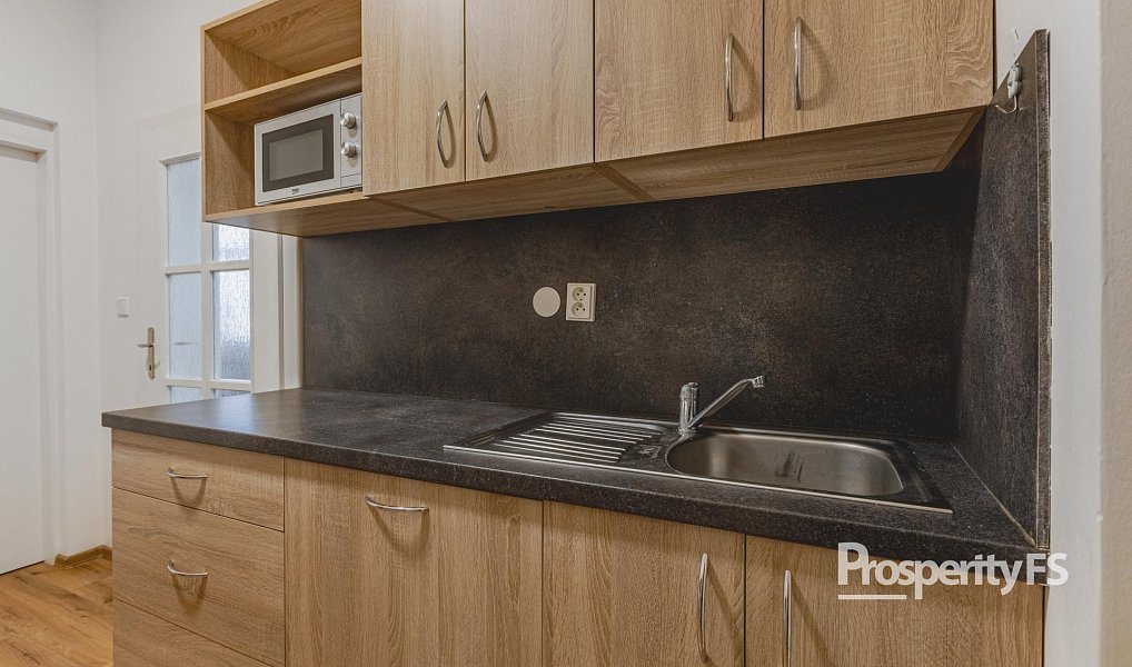 Prodej bytu 3+1 67 m², Hostinné – náhled fotky 15