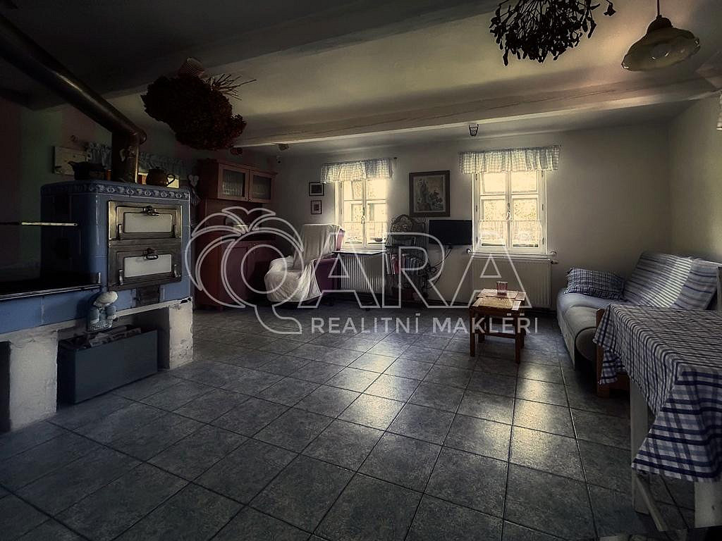 Prodej domu 100 m² s pozemkem 2 876 m² — photo 2