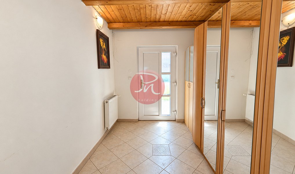 Prodej domu 340 m² s pozemkem 1 272 m², Hranice – náhled fotky 12