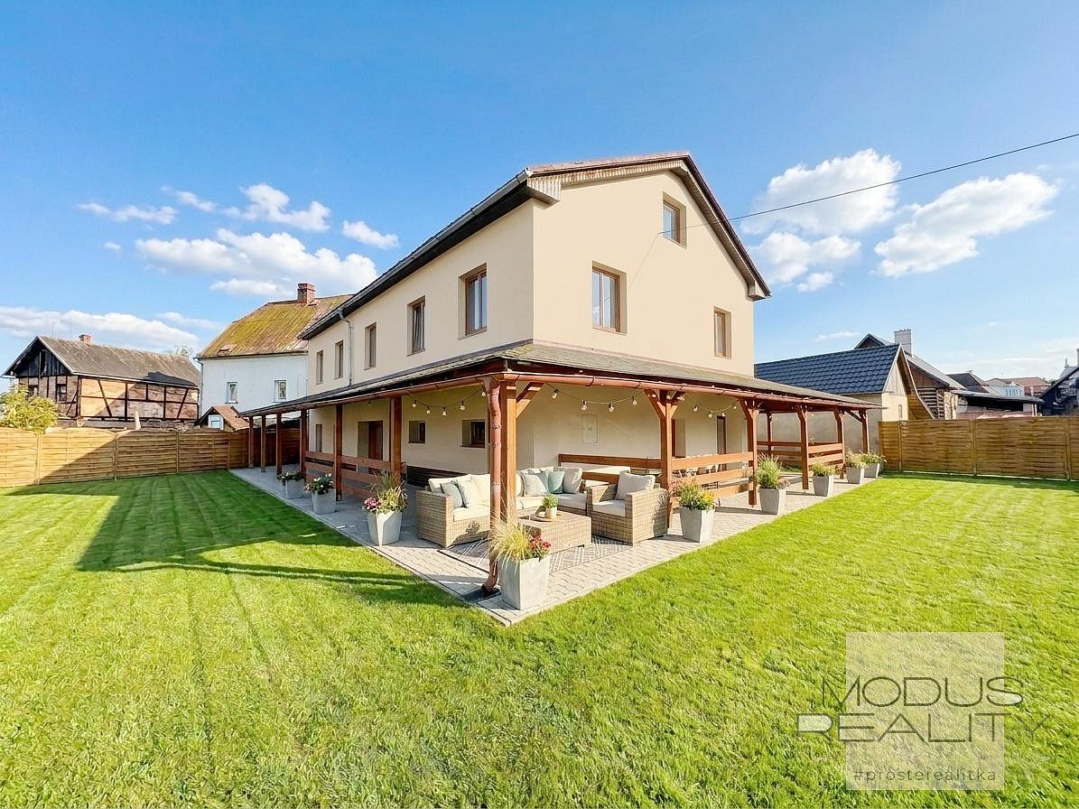Prodej domu 400 m² s pozemkem 857 m² — photo 2