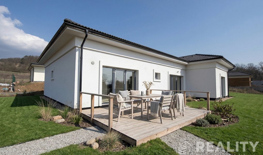 Prodej domu 158 m² s pozemkem 723 m², Košťany – fotka 1 z 18
