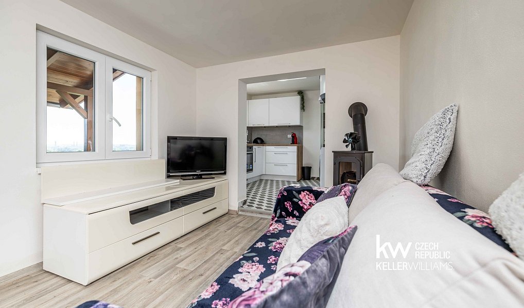Prodej zahrady 640 m², Malé Žernoseky – náhled fotky 27