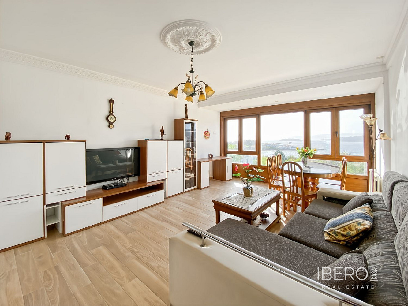 Prodej domu 1 128 m² s pozemkem 742 m²