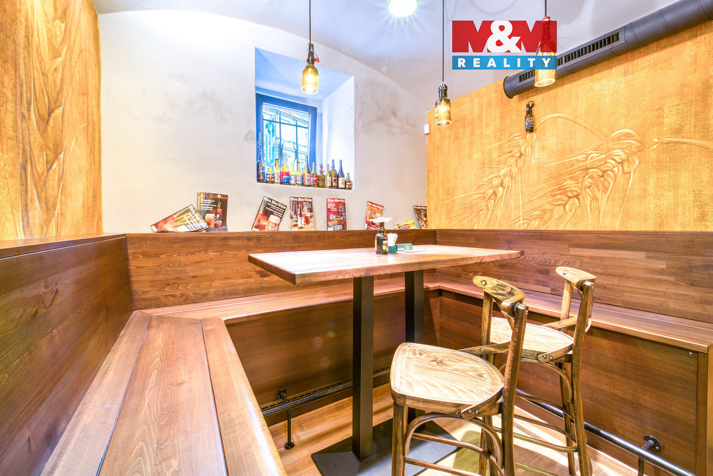 Pronájem obchodních prostor 102 m²