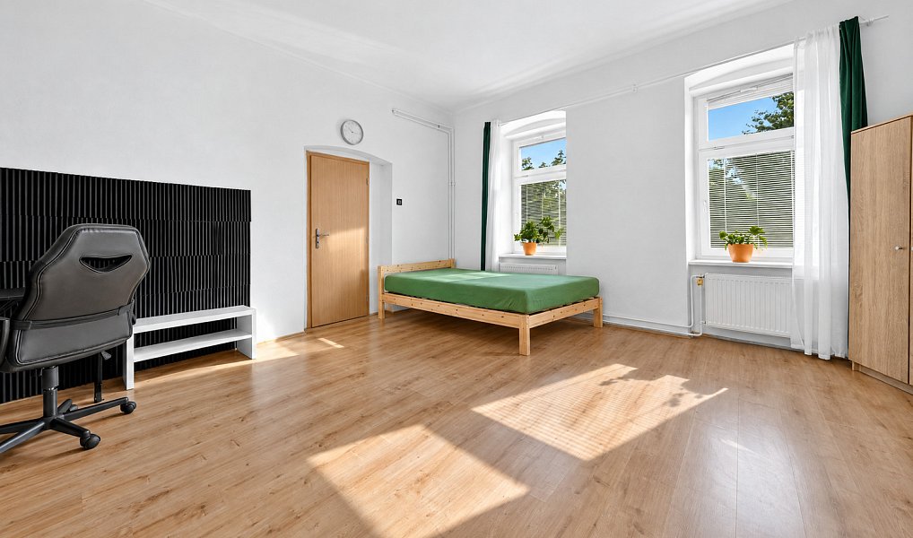 Prodej domu 175 m² s pozemkem 515 m², Zlonice – náhled fotky 4